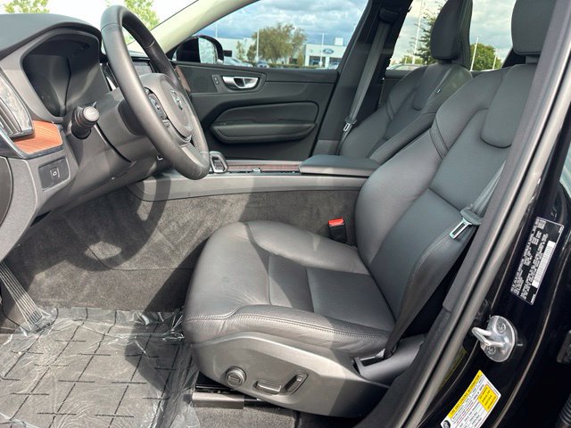 Used 2024 Volvo XC60 B5 Plus w/ Protection Package Premier AWD/4WD image 21