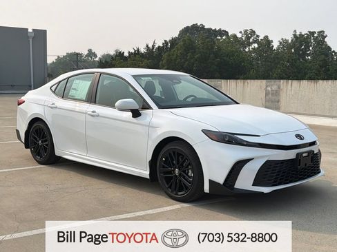 New 2026 Toyota Camry SE FWD image 1