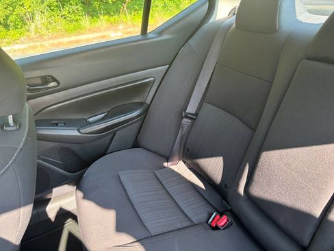 Used 2025 Nissan Altima 2.5 SV FWD image 35