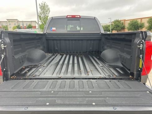 Used 2018 Toyota Tundra SR5 image 10