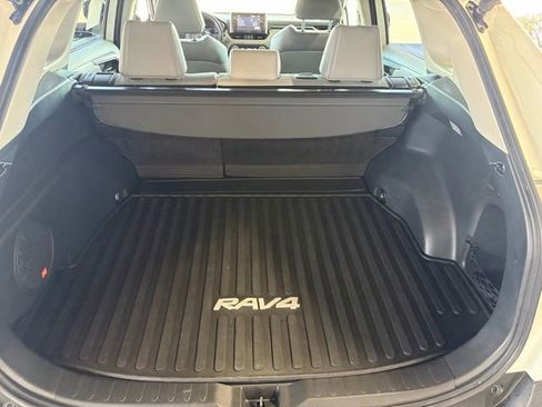 Used 2021 Toyota RAV4 Limited image 21