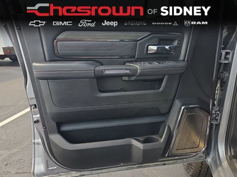 Used 2025 RAM 2500 Limited AWD/4WD image 19