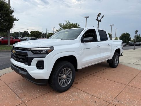 New 2025 Chevrolet Colorado LT w/ LT Convenience Package image 3