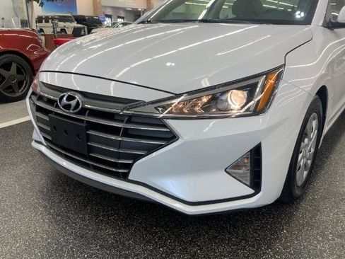 Used 2019 Hyundai Elantra SE FWD image 36