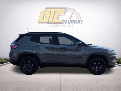 Used 2023 Jeep Compass Altitude image 4