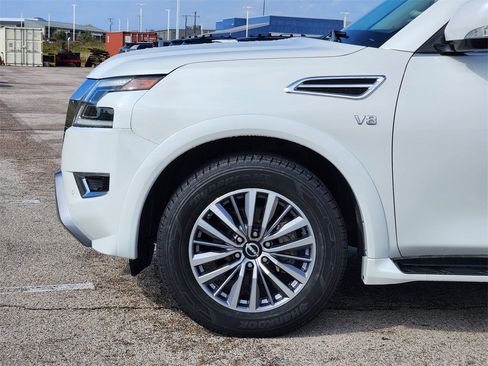 Used 2021 Nissan Armada SV w/ SV Appearance Package image 6
