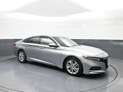 Used 2018 Honda Accord LX image 4