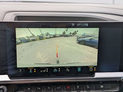 Used 2023 Chevrolet Silverado 1500 High Country w/ Technology Package image 21