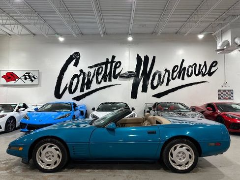 Used 1992 Chevrolet Corvette Convertible RWD image 2