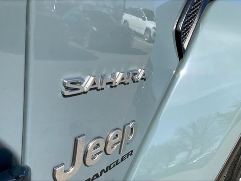 Used 2024 Jeep Wrangler Unlimited Sahara AWD/4WD image 7