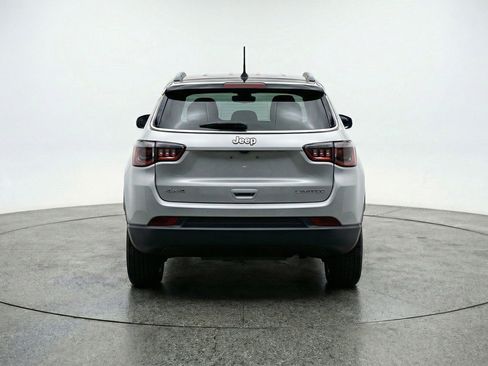 Used 2025 Jeep Compass Limited AWD/4WD image 7