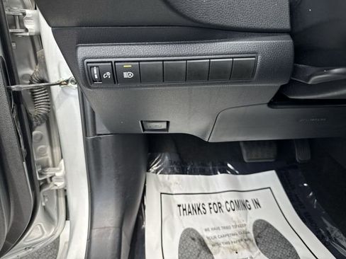 Used 2022 Toyota Corolla LE FWD image 24