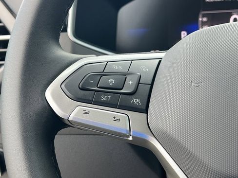 New 2025 Volkswagen Taos SE image 16