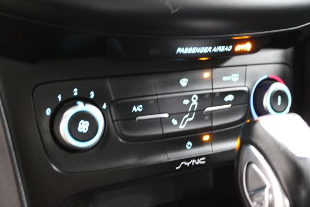 Used 2015 Ford Focus SE FWD image 15
