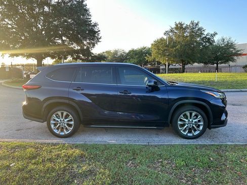 Used 2023 Toyota Highlander Limited image 6
