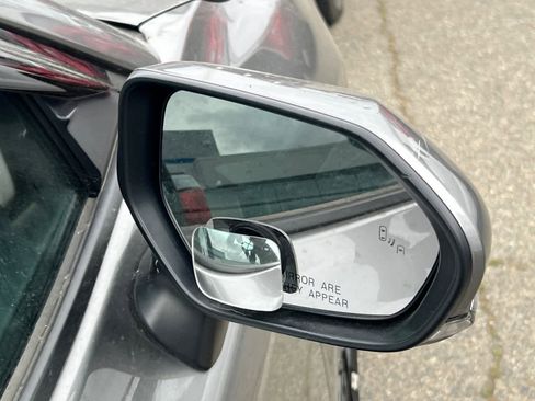 Used 2025 Toyota Camry SE FWD image 16