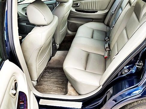 Used 2003 Nissan Maxima GLE image 16