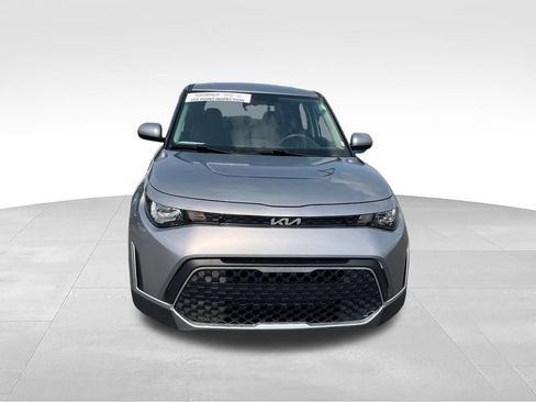 Used 2025 Kia Soul LX w/ LX Technology Package FWD image 8