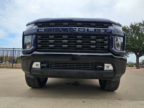Used 2022 Chevrolet Silverado 2500 Custom w/ Custom Value Package AWD/4WD image 9