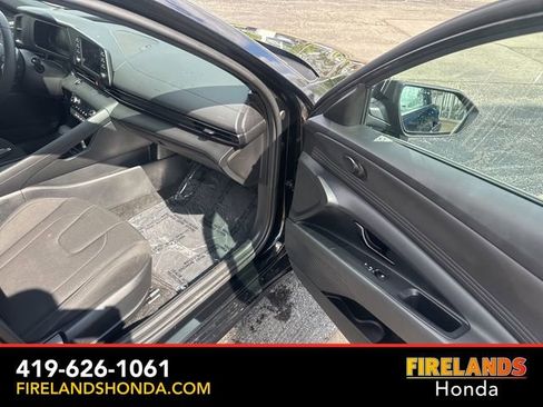 Used 2025 Hyundai Elantra Sport FWD image 31
