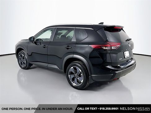 Certified 2025 Nissan Rogue SV w/ SV Premium Package image 7