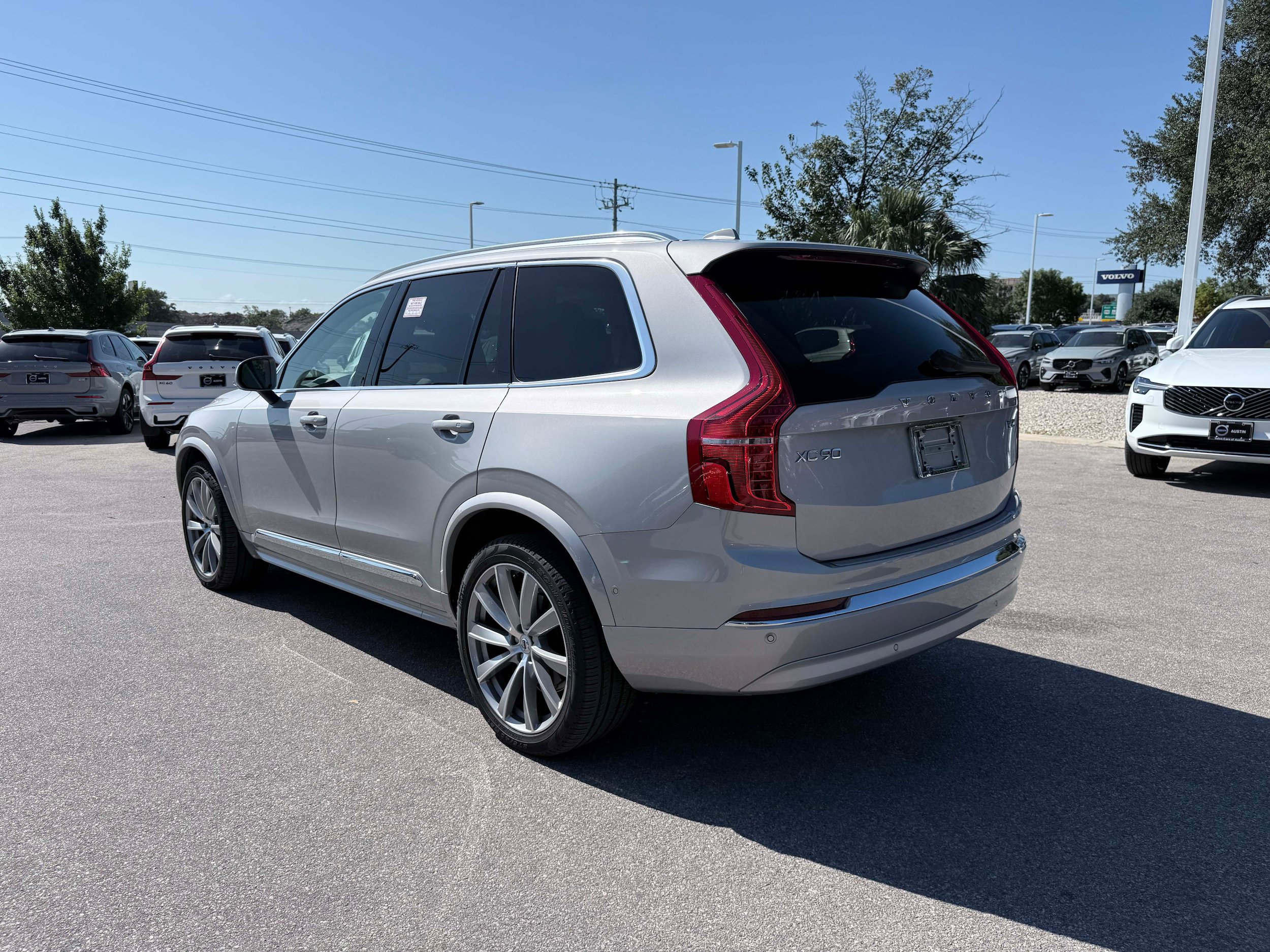 Certified 2023 Volvo XC90 B6 Plus w/ Protection Package Premier AWD/4WD image 4