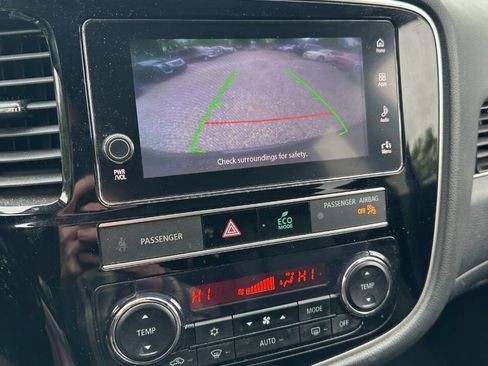 Used 2019 Mitsubishi Outlander SE AWD/4WD image 25