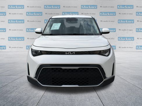 Used 2023 Kia Soul LX FWD image 2