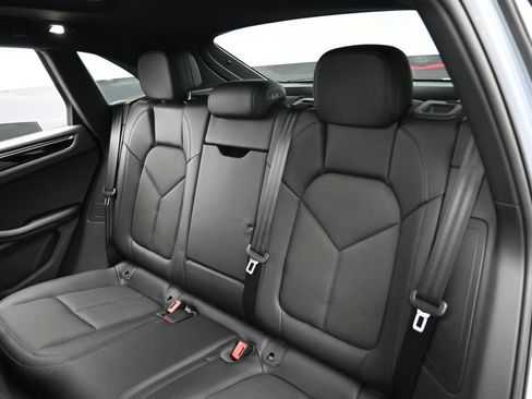 Certified 2025 Porsche Macan AWD/4WD image 23