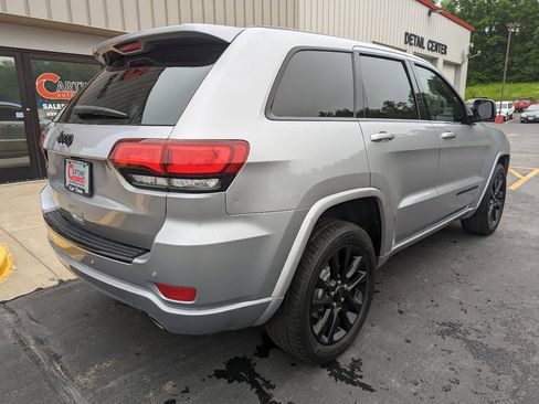 Used 2018 Jeep Grand Cherokee Altitude image 8