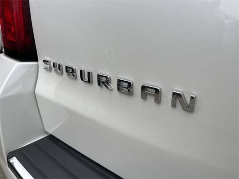 Used 2019 Chevrolet Suburban Premier image 7