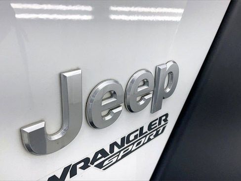 Used 2019 Jeep Wrangler Sport image 30