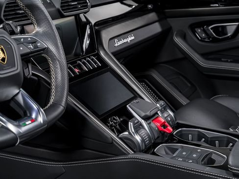 Used 2024 Lamborghini Urus S image 22