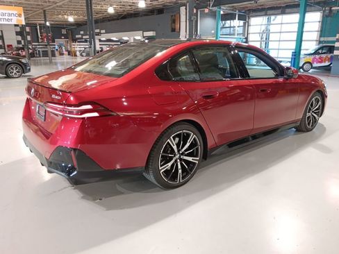 Used 2024 BMW 540i xDrive w/ Executive Package image 6