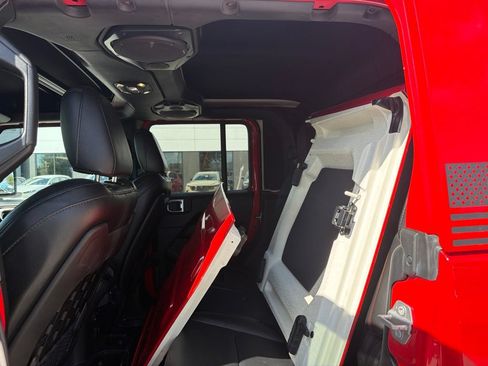 Used 2020 Jeep Gladiator Rubicon AWD/4WD image 12