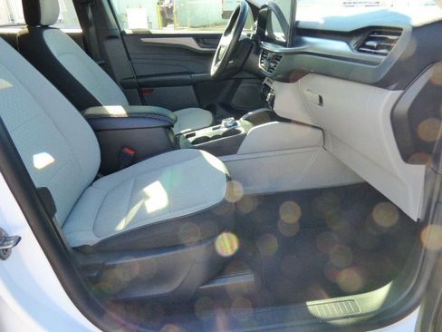 Used 2024 Ford Escape Active w/ Tech Pack #1 image 9