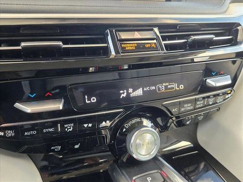 Used 2024 Acura MDX SH-AWD w/ Technology Package image 15