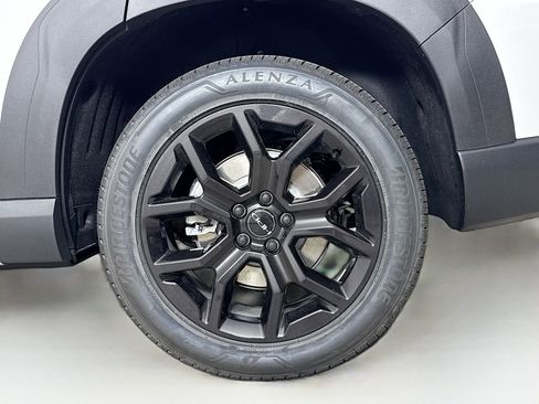 New 2025 Honda Pilot Touring image 39