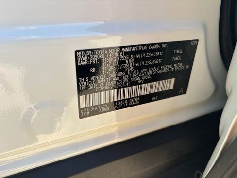 Used 2025 Toyota RAV4 XLE w/ Convenience Package image 31