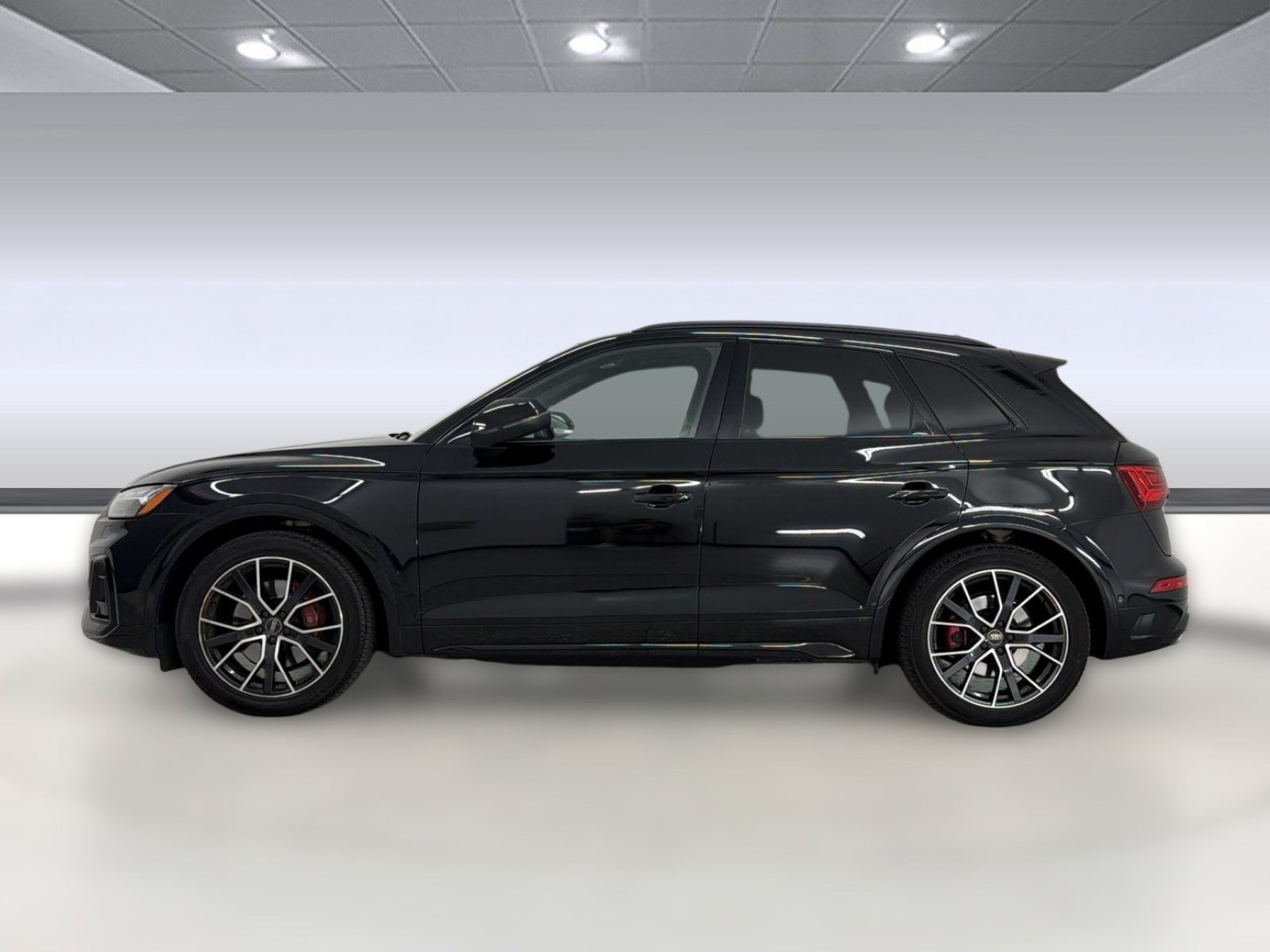 Certified 2024 Audi SQ5 Prestige AWD/4WD image 2