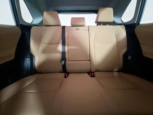 Used 2019 Toyota RAV4 LE image 32