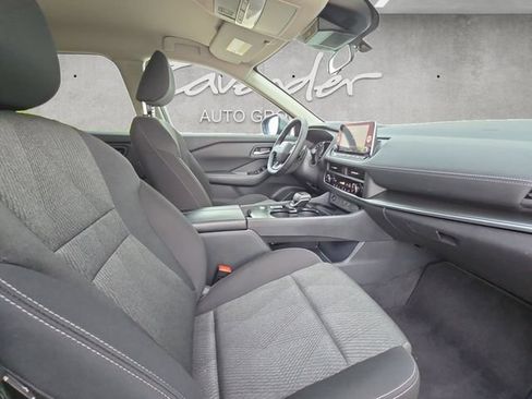 Used 2025 Nissan Rogue SV FWD image 24