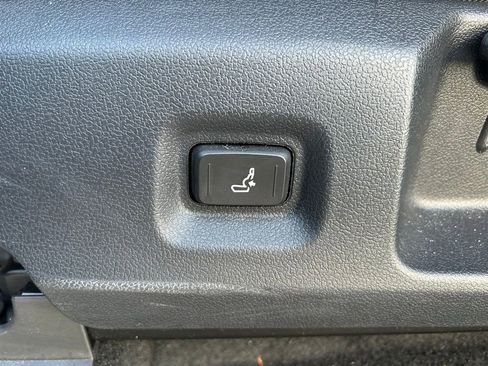 Used 2024 Toyota Tacoma SR5 RWD image 17