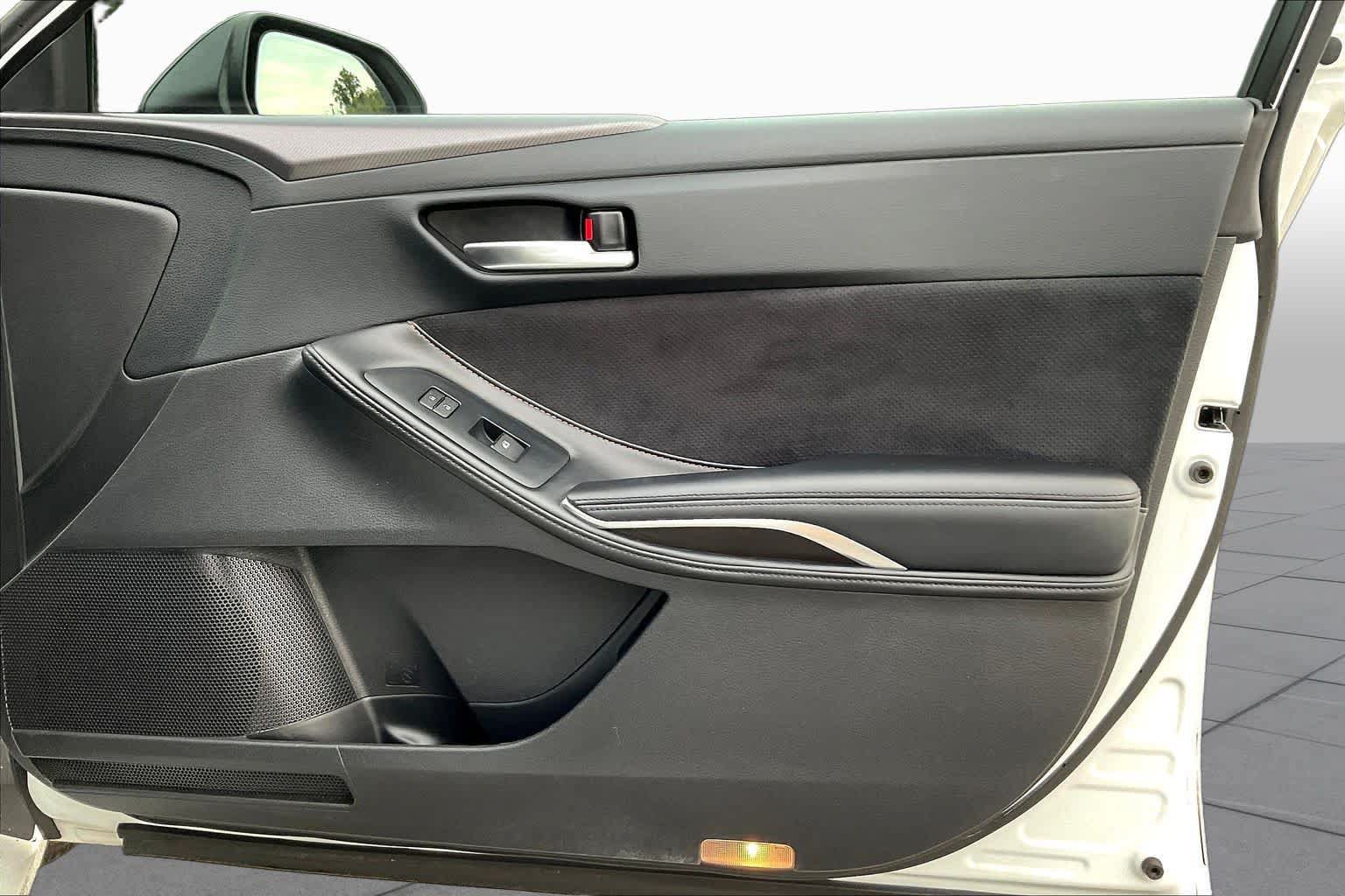 Used 2019 Toyota Avalon Touring FWD image 23