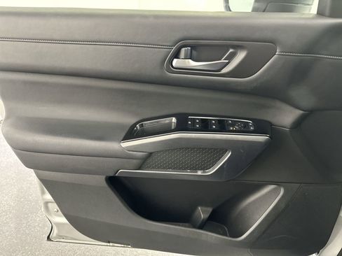 Used 2023 Nissan Pathfinder SL w/ Cargo Package image 29