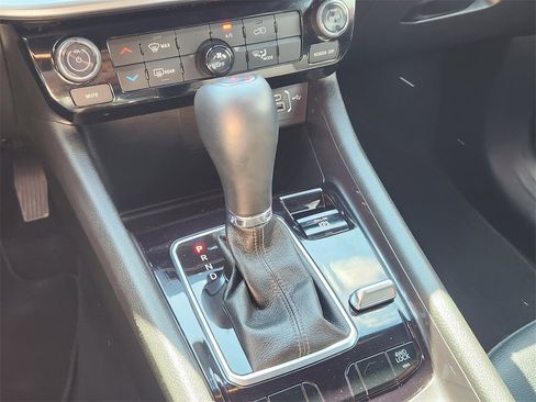 New 2025 Jeep Compass Latitude image 12