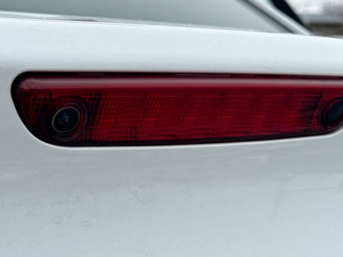 Used 2015 Chrysler 300 C Platinum w/ Harman/Kardon Audio Group image 14