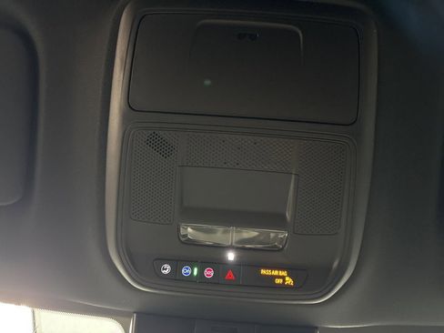 New 2026 Chevrolet Traverse LT image 32