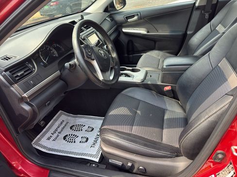Used 2013 Toyota Camry SE FWD image 12