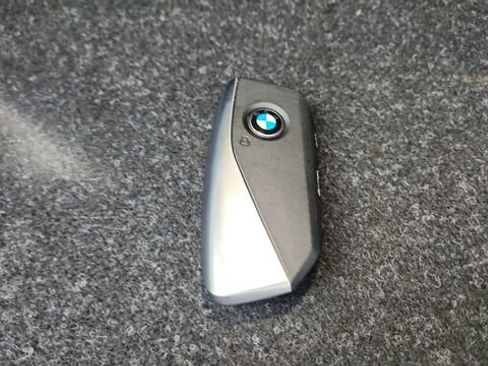 Used 2025 BMW i5 xDrive40 w/ Premium Package image 60